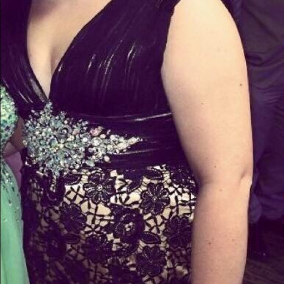 Black and champagne evening gown size 14 - Picture 2 of 3